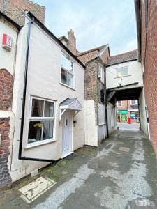 Accommodation at Hidden Gem Cottage, Driffield in great driffield