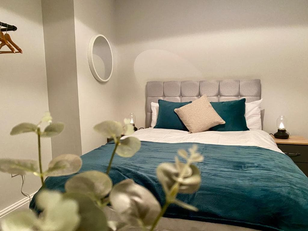 Accommodation at ✪ Spacious Luxury 2-bed w/ parking & garden in killingbeck