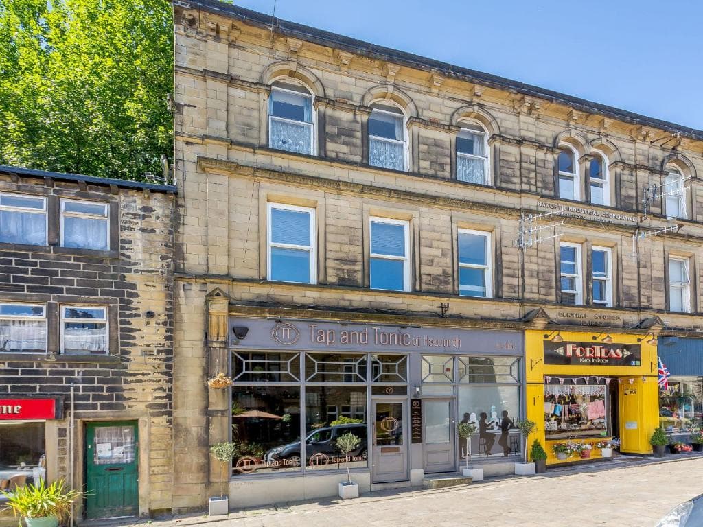 Accommodation at Haworth Main Street Holiday Apartment in keighley