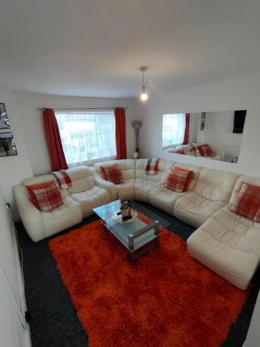 Accommodation at 2 bedroom Large and Luxurious Apartment in hatfield and stainforth railway station