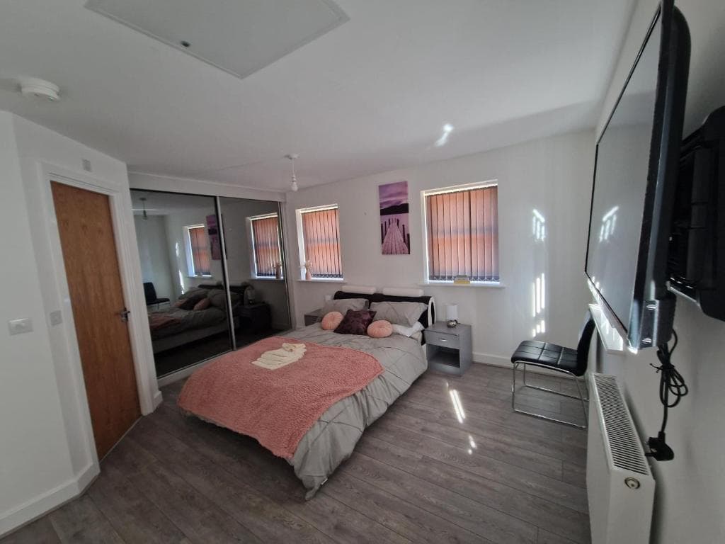 Accommodation at 7 Burnby Close,Leeds,LS14 1GA in leeds