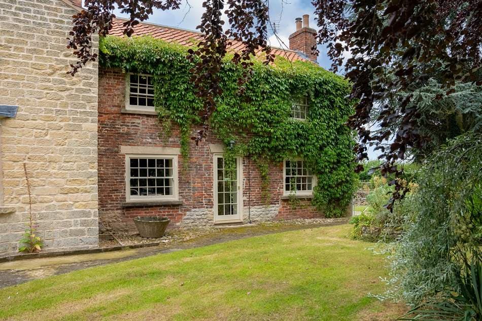 Accommodation at Garden Cottage (Classic Cottages) in lands end airport