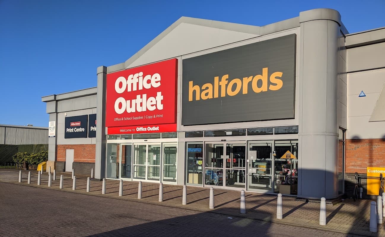 Halfords - Clough Rd Hull (Hull)