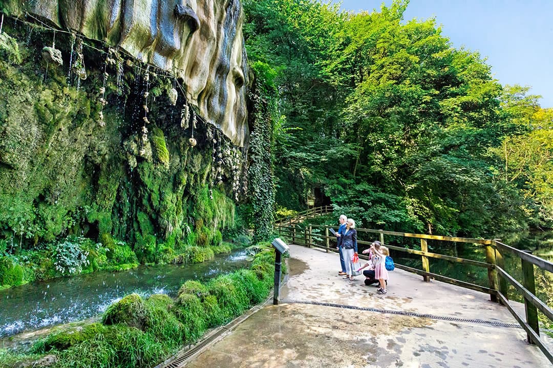 Mother Shipton's Cave - Attraction in knaresborough