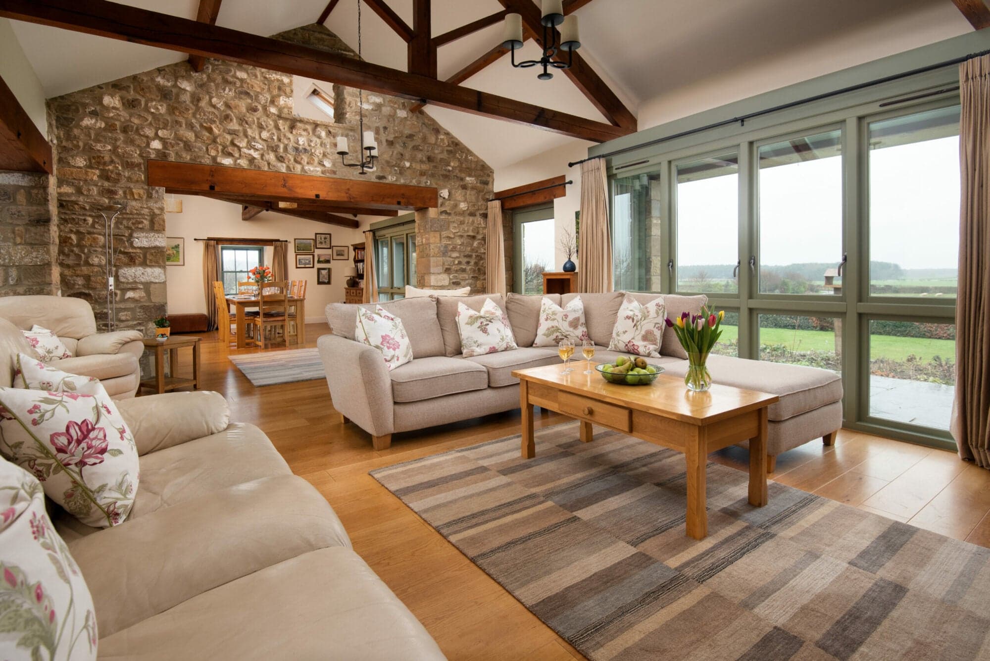East Lodge Image 3