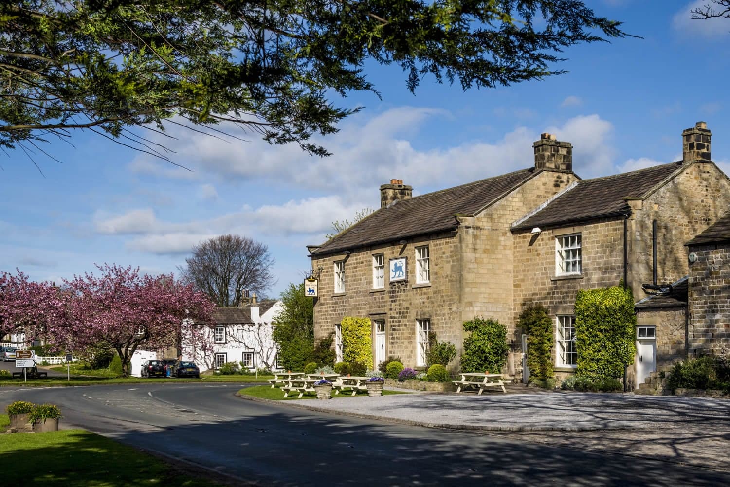 Accommodation at Rooms @ The Blue Lion in east witton