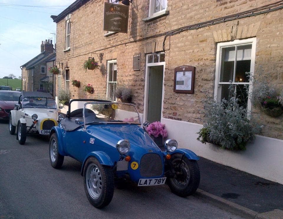 Pub The Blacksmiths Arms & Honeysuckle Cottage in westow